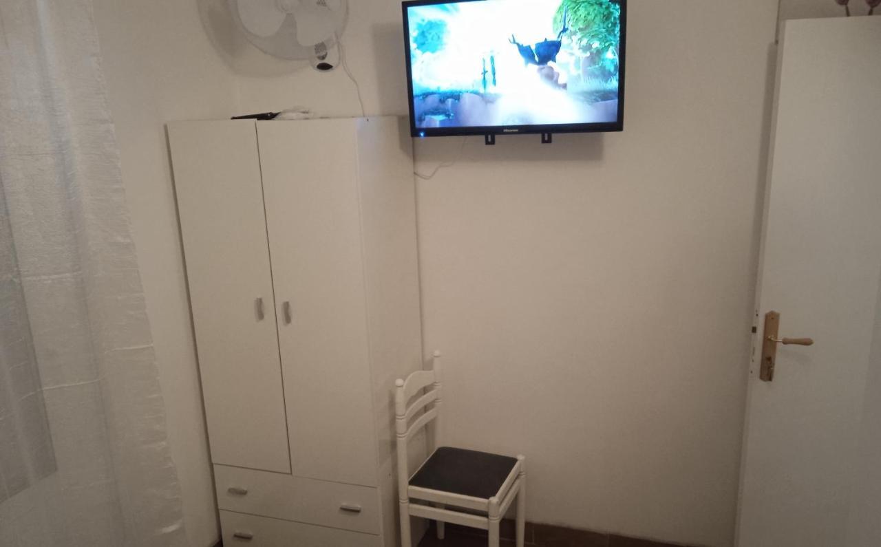 Economica Con Bano Privado En Pleno Centro De Figueres Guest house Figueres (Girona)